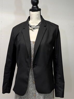 Classic Black Single-Button Blazer from H&M